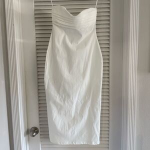Zara white bodycon midi dress, size medium 🤍